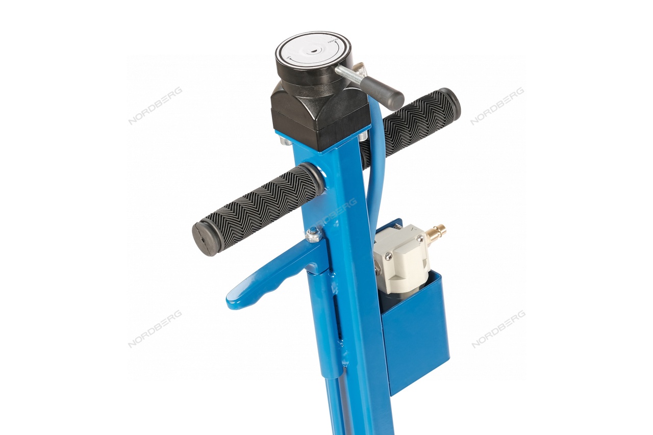 Домкрат подкатной 25/50 т, пневмогидравлический NORDBERG N33502 купить по цене 90&nbsp;298 ₽ в интернет магазине ТЕХСАД