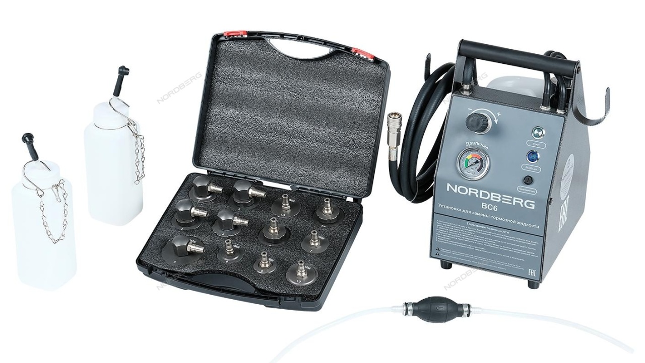 Установка для замены тормозной жидкости, 5 л, 220 В, комплект крышек адаптеров NORDBERG BC6 купить по цене 49&nbsp;604 ₽ в интернет магазине ТЕХСАД