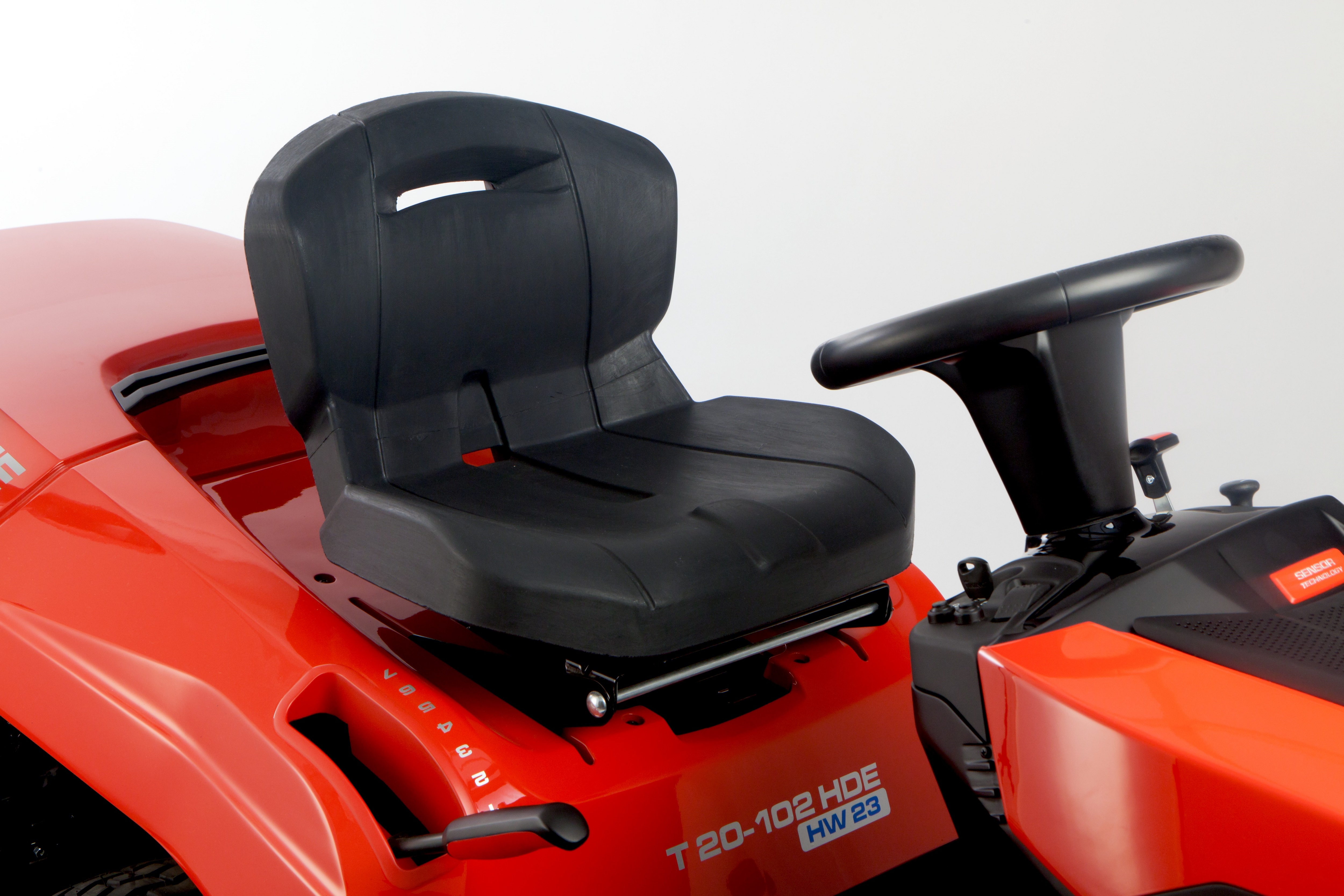 Трактор бензиновый Solo by AL-KO Premium T 16-95.6 HD V2 Briggs and Stratton купить по цене 373&nbsp;272 ₽ в интернет магазине ТЕХСАД