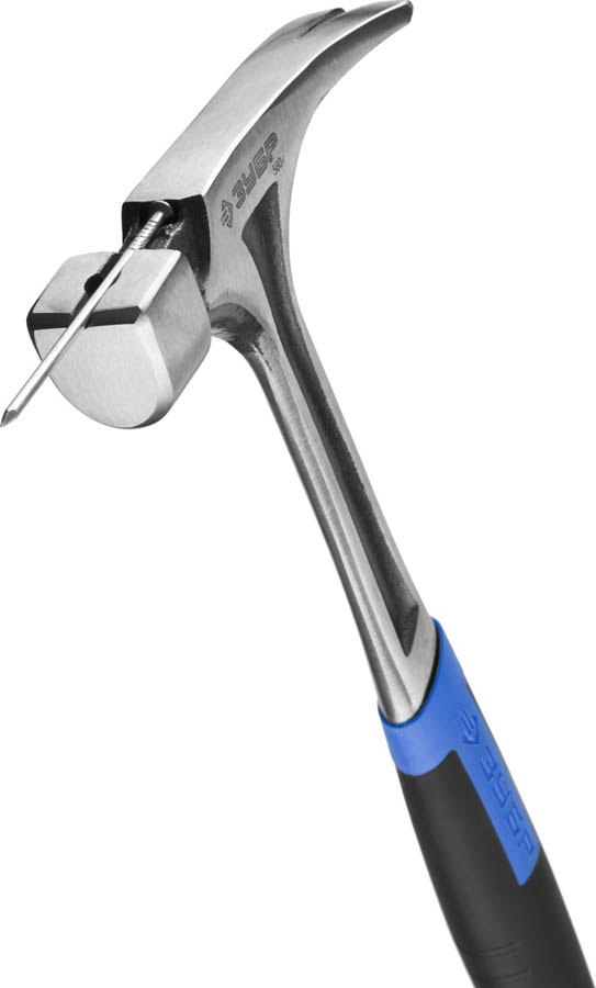 ЗУБР 580 г, молоток-гвоздодер цельнокованый с магнитом ТИТАН 20258-580 Профессионал купить по цене 1&nbsp;860 ₽ в интернет магазине ТЕХСАД