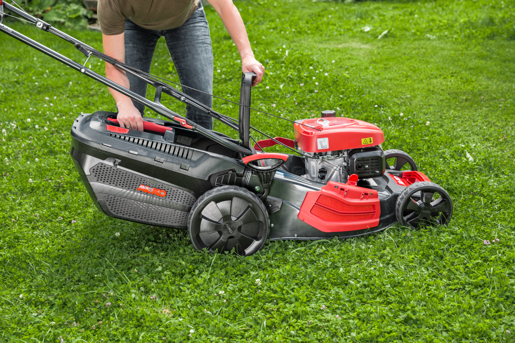 Какая газон. Газонокосилка бензиновая al-ko Comfort 51.0. Al-ko Comfort 51.0 SP-A. Al-ko Comfort 46.0 SP-A 119936. Газонокосилка бензиновая al-ko SBA 5210 SP-A 127582