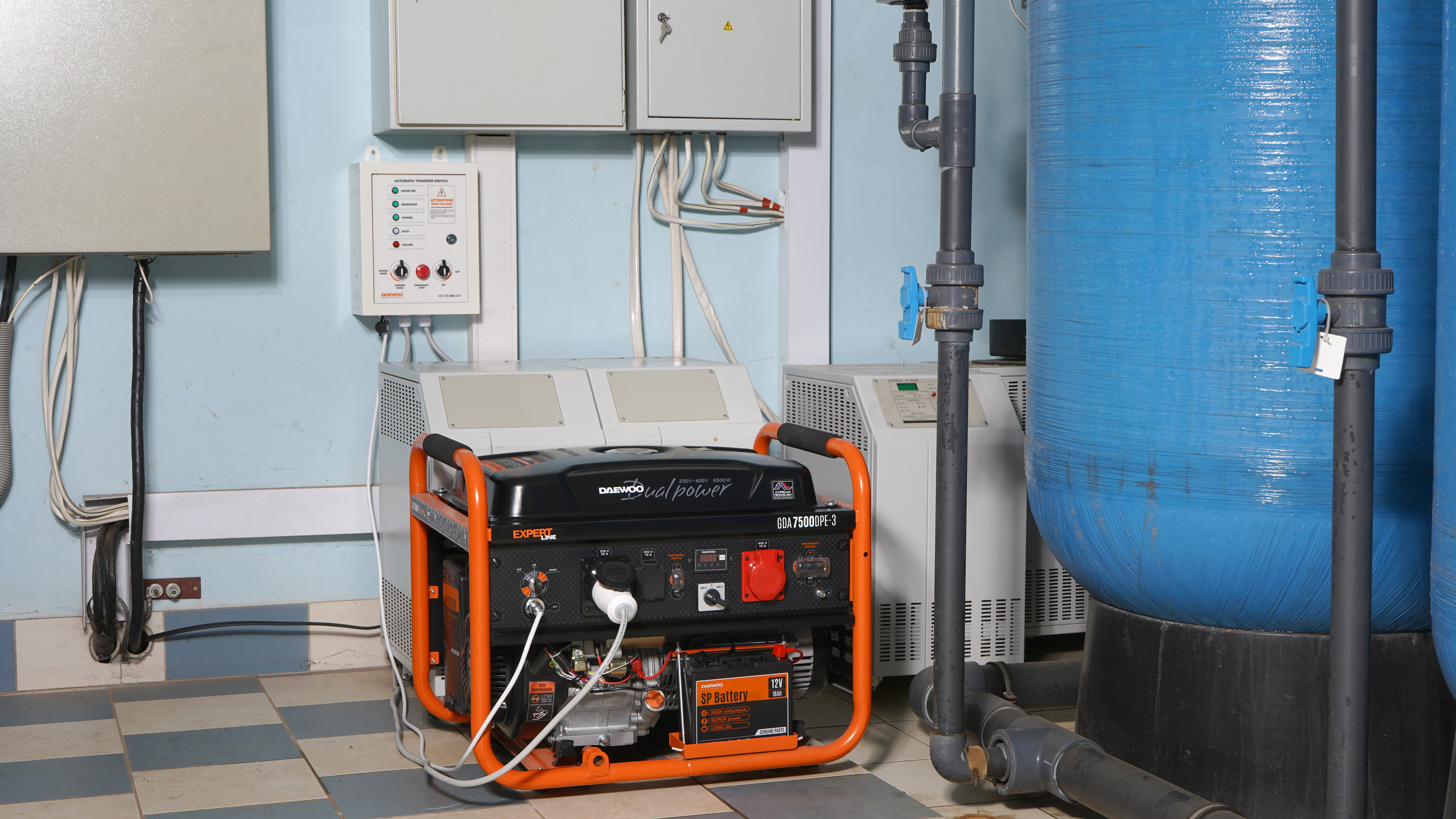 Бензиновый генератор DAEWOO GDA 7500DPE-3 купить по цене 98&nbsp;990 ₽ в интернет магазине ТЕХСАД