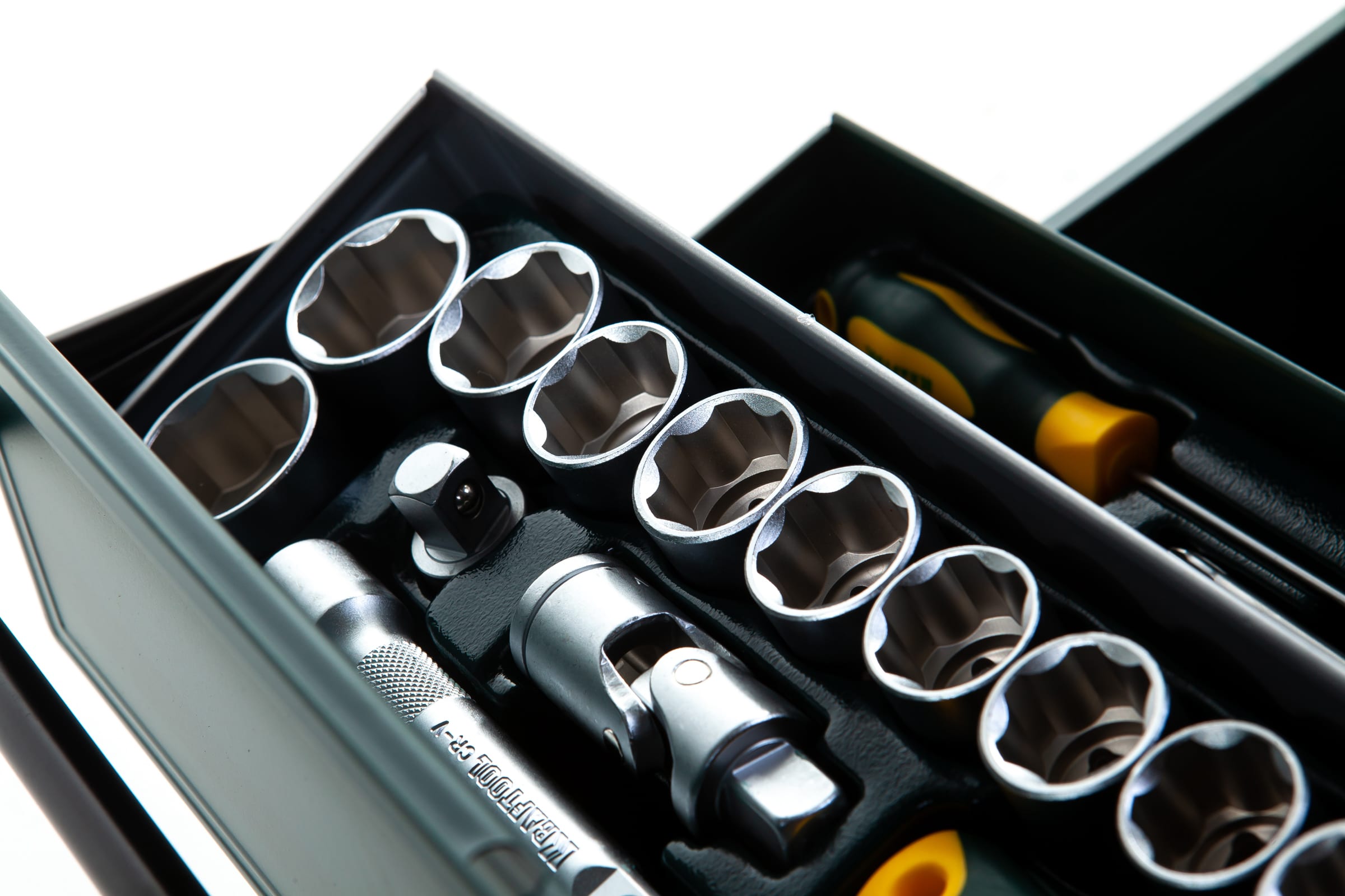 KRAFTOOL 131 шт., набор слесарно-монтажного инструмента INDUSTRY 27978-H131 купить по цене 36&nbsp;780 ₽ в интернет магазине ТЕХСАД