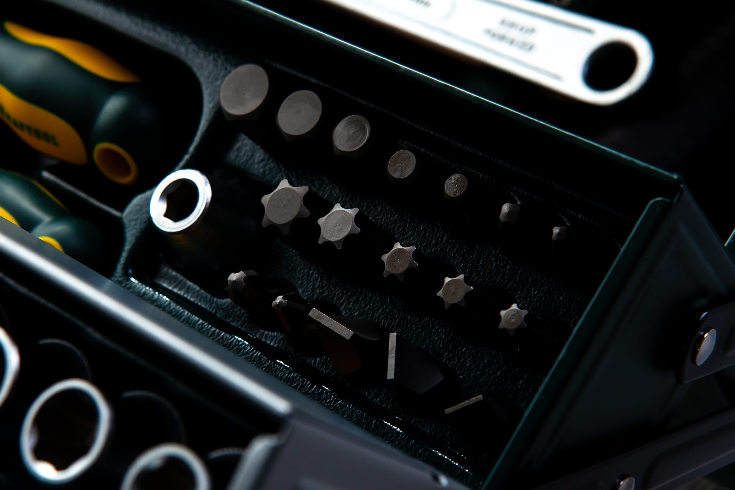 KRAFTOOL 131 шт., набор слесарно-монтажного инструмента INDUSTRY 27978-H131 купить по цене 36&nbsp;780 ₽ в интернет магазине ТЕХСАД