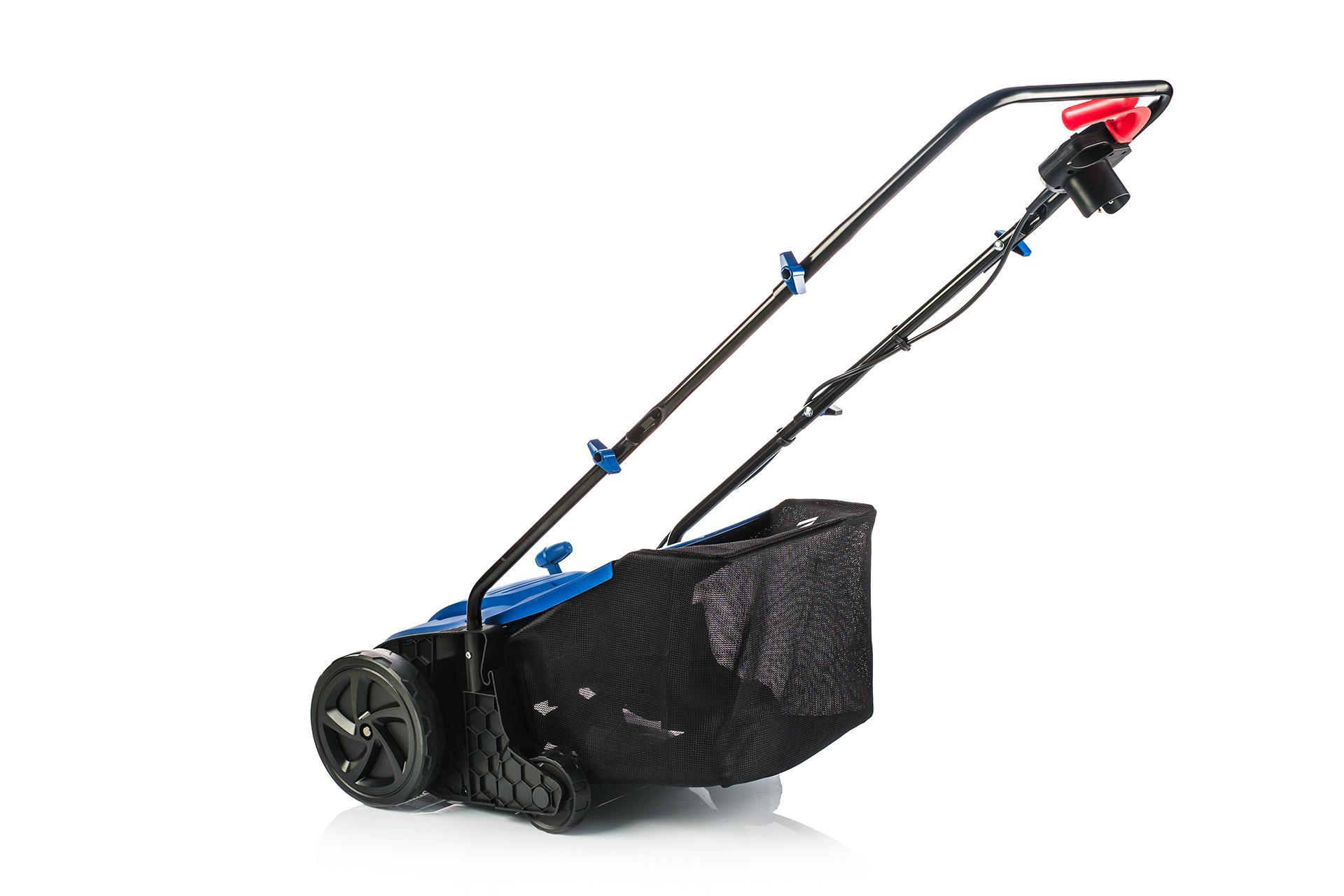 Электрический скарификатор-аэратор Hyundai SCE 3220 купить по цене 16&nbsp;290 ₽ в интернет магазине ТЕХСАД