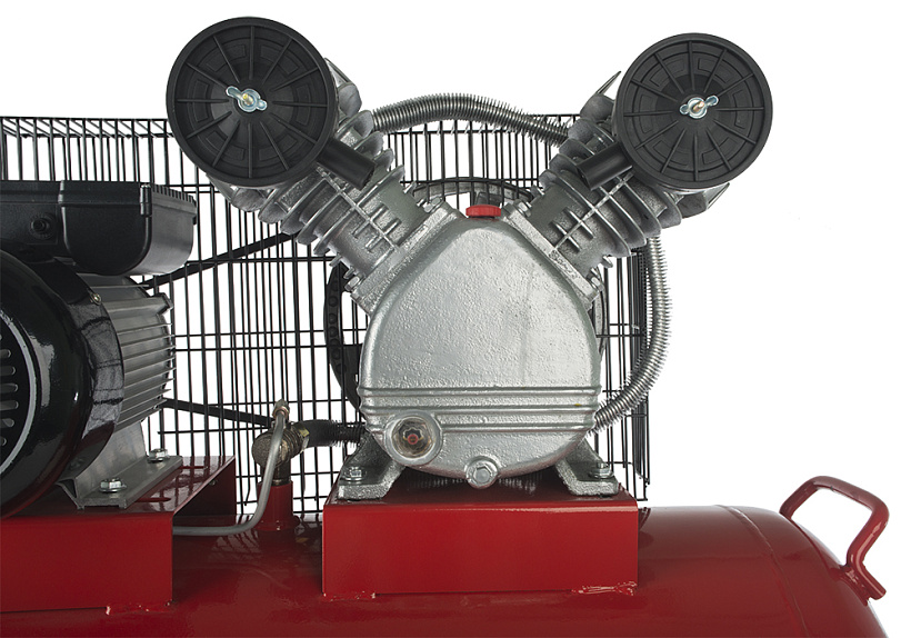 Компрессор масляный Sturm! AC931031 купить по цене 36&nbsp;750 ₽ в интернет магазине ТЕХСАД