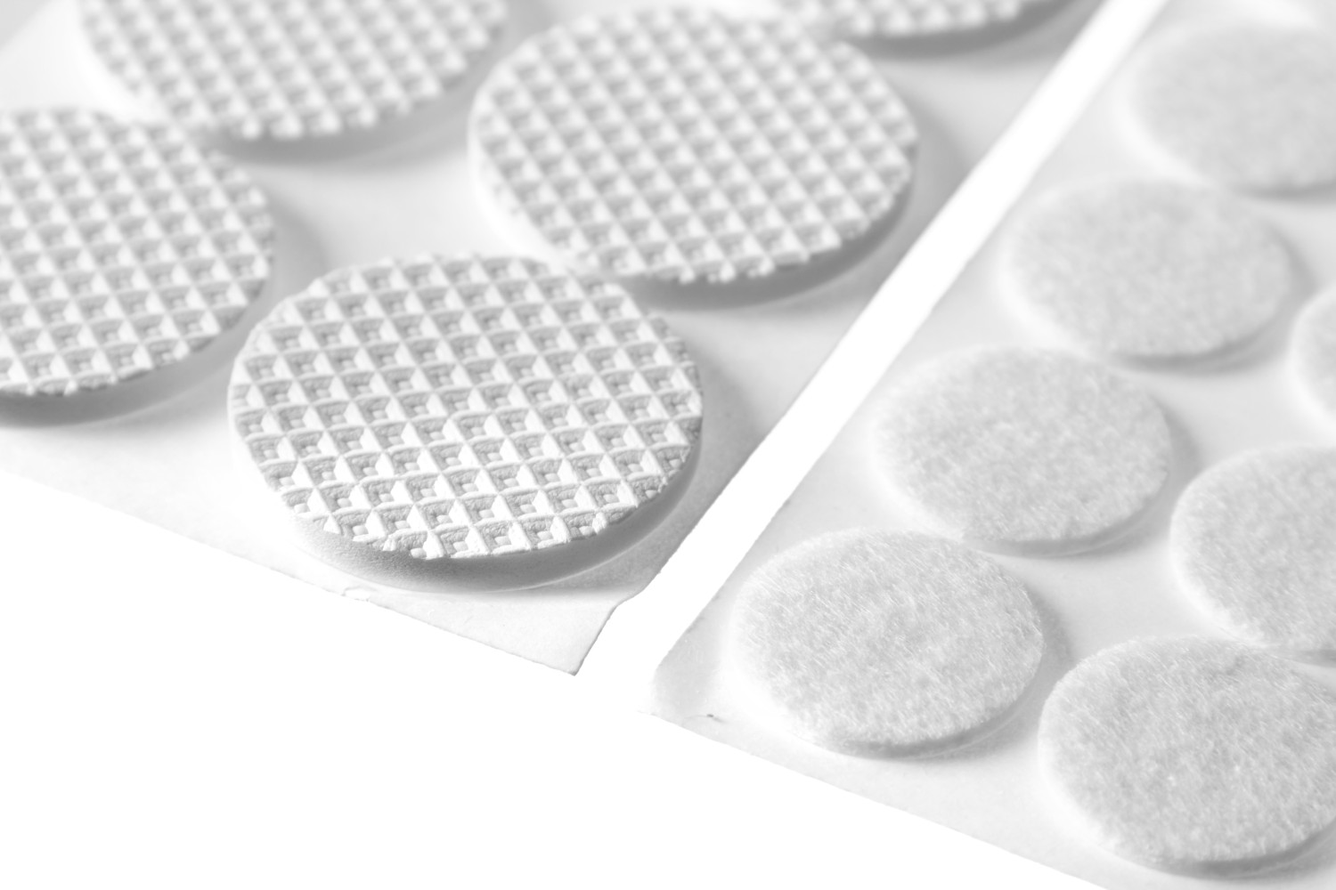 STAYER 98 шт., белый, набор: накладки самоклеящиеся на мебельные ножки 40917-H98 купить по цене 327 ₽ в интернет магазине ТЕХСАД