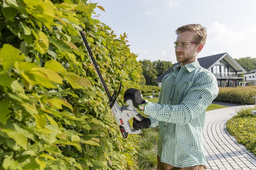 Кусторез аккумуляторный AL-KO Easy Flex HT 2000 с аккумулятором купить по цене 8&nbsp;990 ₽ в интернет магазине ТЕХСАД