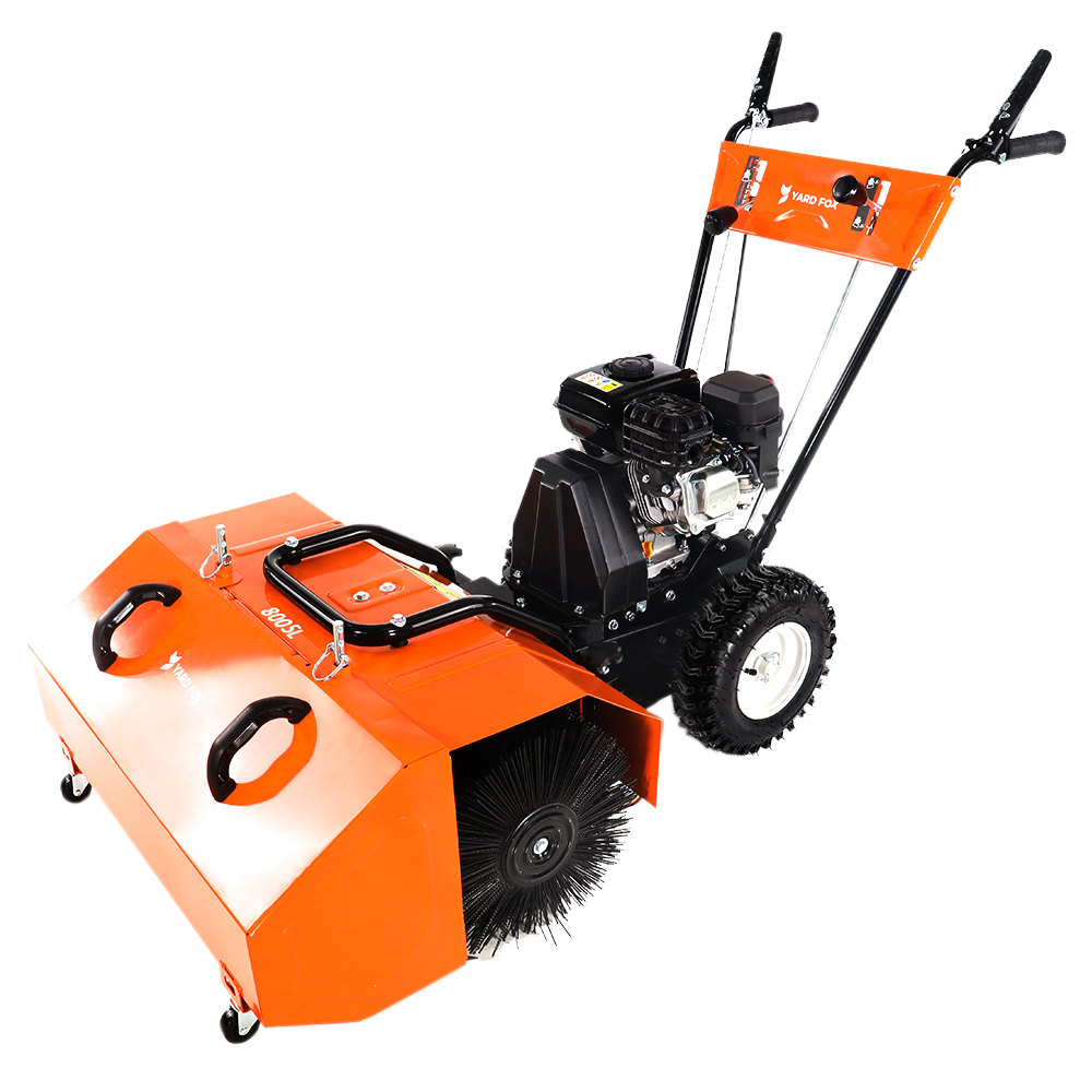 Бензиновая самоходная подметальная машина YARD FOX 800SL купить по цене 77&nbsp;990 ₽ в интернет магазине ТЕХСАД
