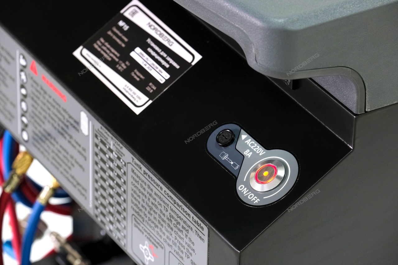 Установка полуавтоматическая для заправки автомобильных кондиционеров NORDBERG NF15 купить по цене 173&nbsp;545 ₽ в интернет магазине ТЕХСАД