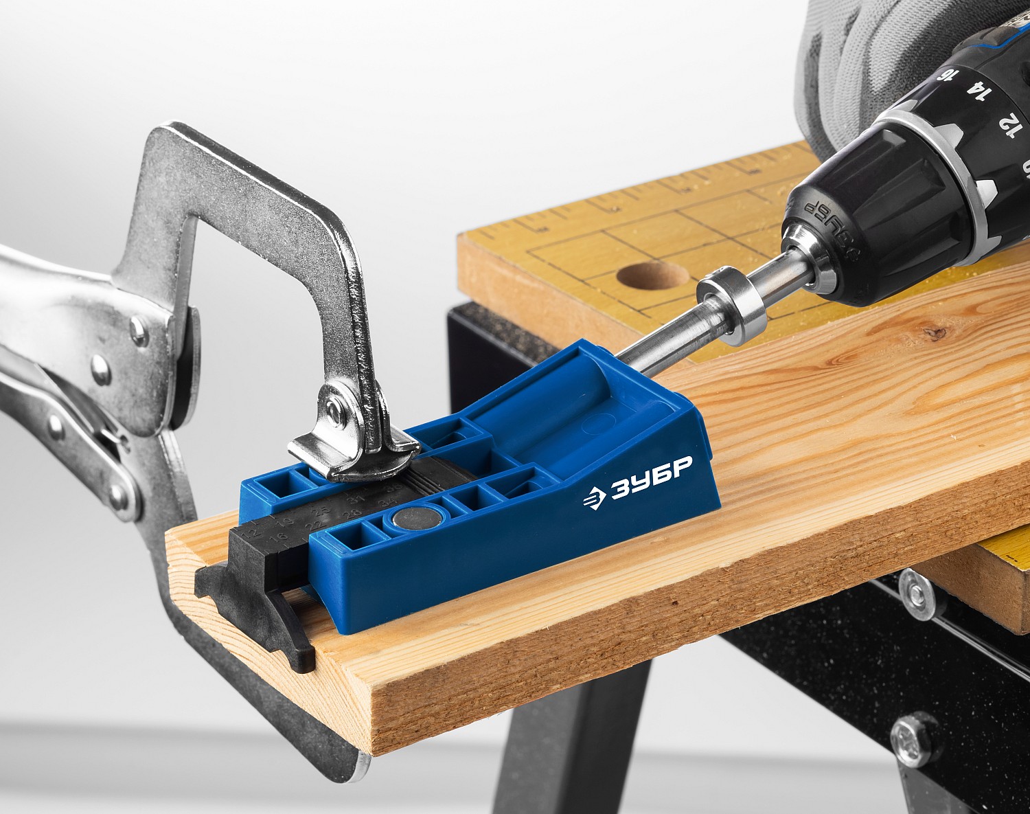 ЗУБР для глухих отверстий двойной кондуктор, в кейсе, 30091 Профессионал купить по цене 2&nbsp;890 ₽ в интернет магазине ТЕХСАД