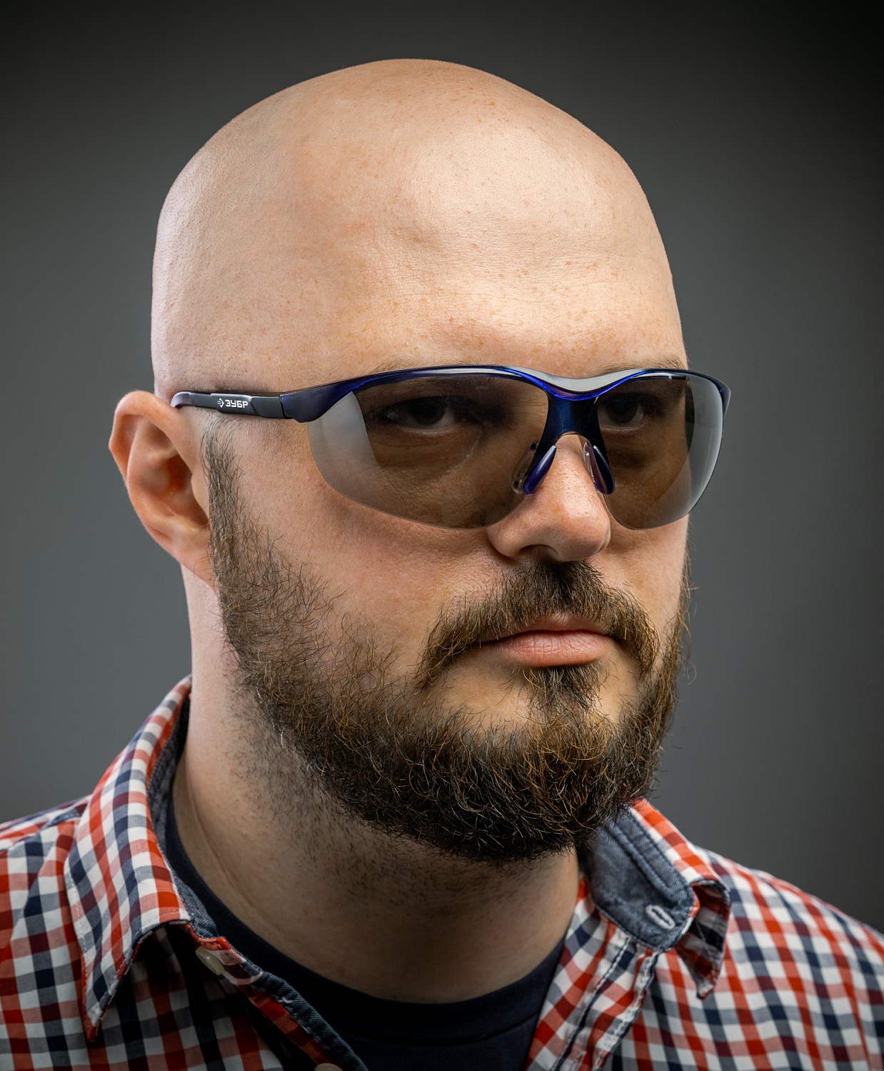 ЗУБР серые, химическистойкие, защитные очки ПРОГРЕСС 7 110323 купить по цене 620 ₽ в интернет магазине ТЕХСАД