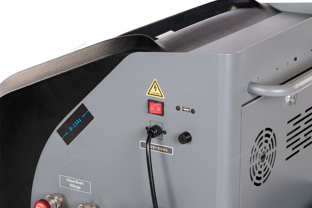 Установка автоматическая для заправки автомобильных кондиционеров NORDBERG NF16 купить по цене 250&nbsp;980 ₽ в интернет магазине ТЕХСАД