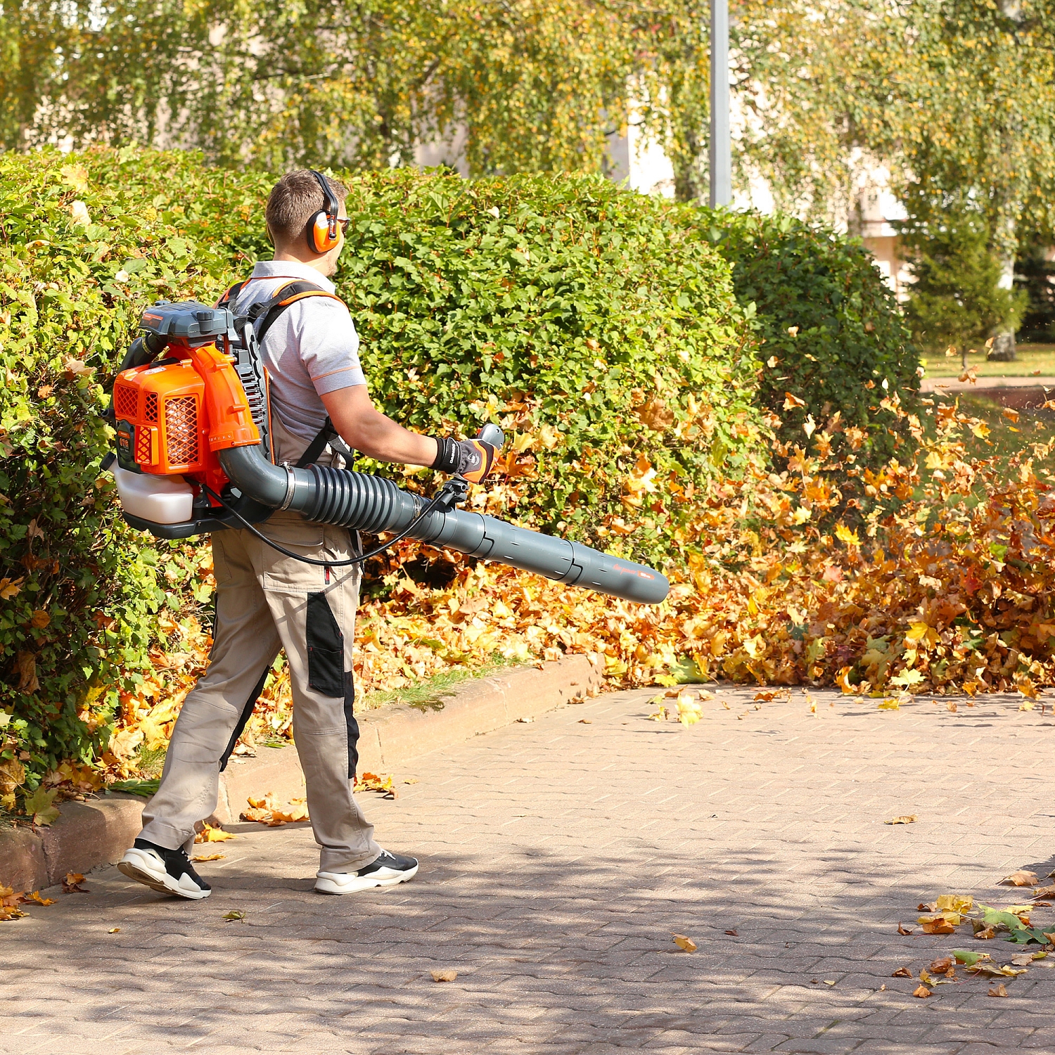 Воздуходувка ранцевая бензиновая DAEWOO DABL 760 купить по цене 25&nbsp;990 ₽ в интернет магазине ТЕХСАД