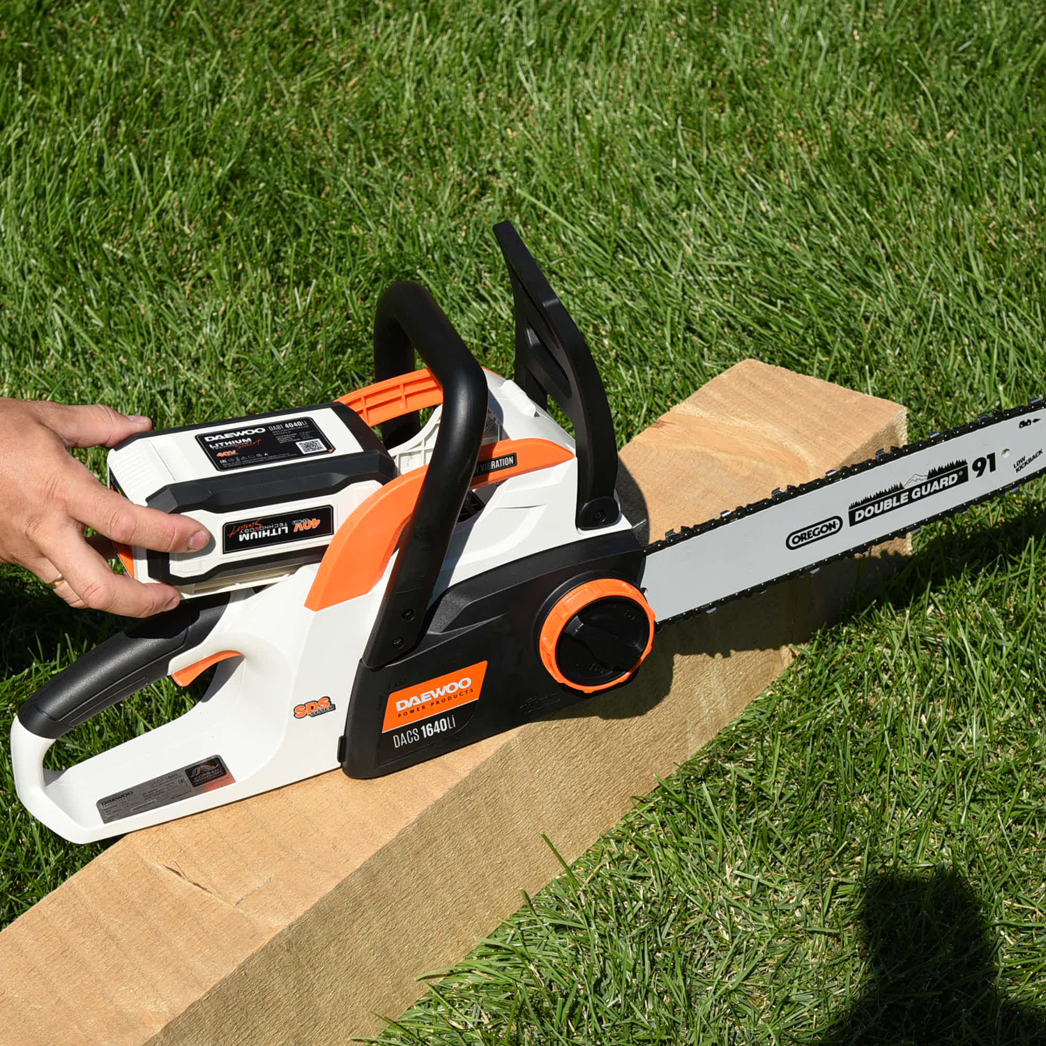 Пила аккумуляторная DAEWOO DACS 1640Li купить по цене 21&nbsp;990 ₽ в интернет магазине ТЕХСАД