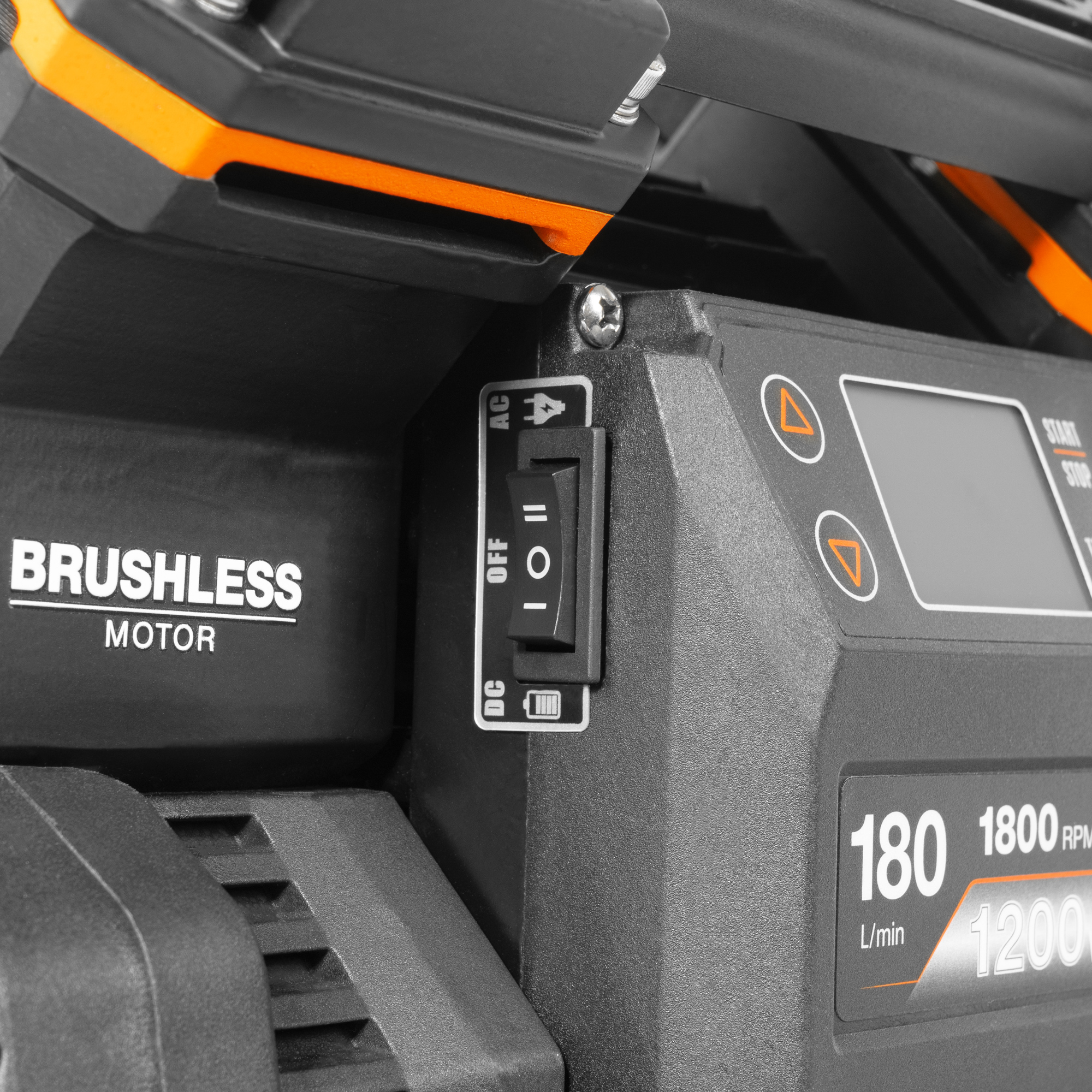 Компрессор аккумуляторный 42В / 220В DAEWOO DAC 180S Li купить по цене 64&nbsp;990 ₽ в интернет магазине ТЕХСАД