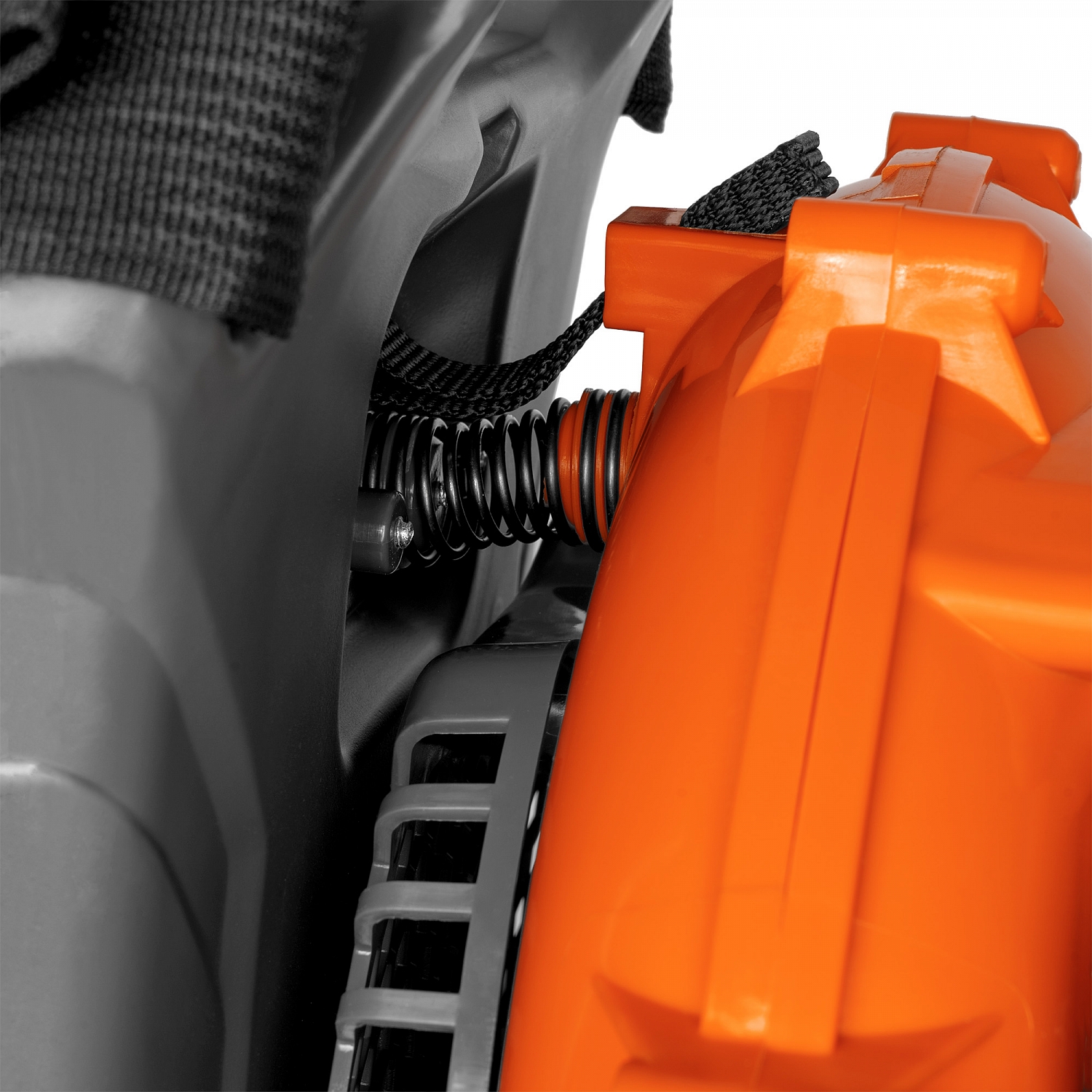 Воздуходувка ранцевая бензиновая DAEWOO DABL 520 купить по цене 16&nbsp;990 ₽ в интернет магазине ТЕХСАД