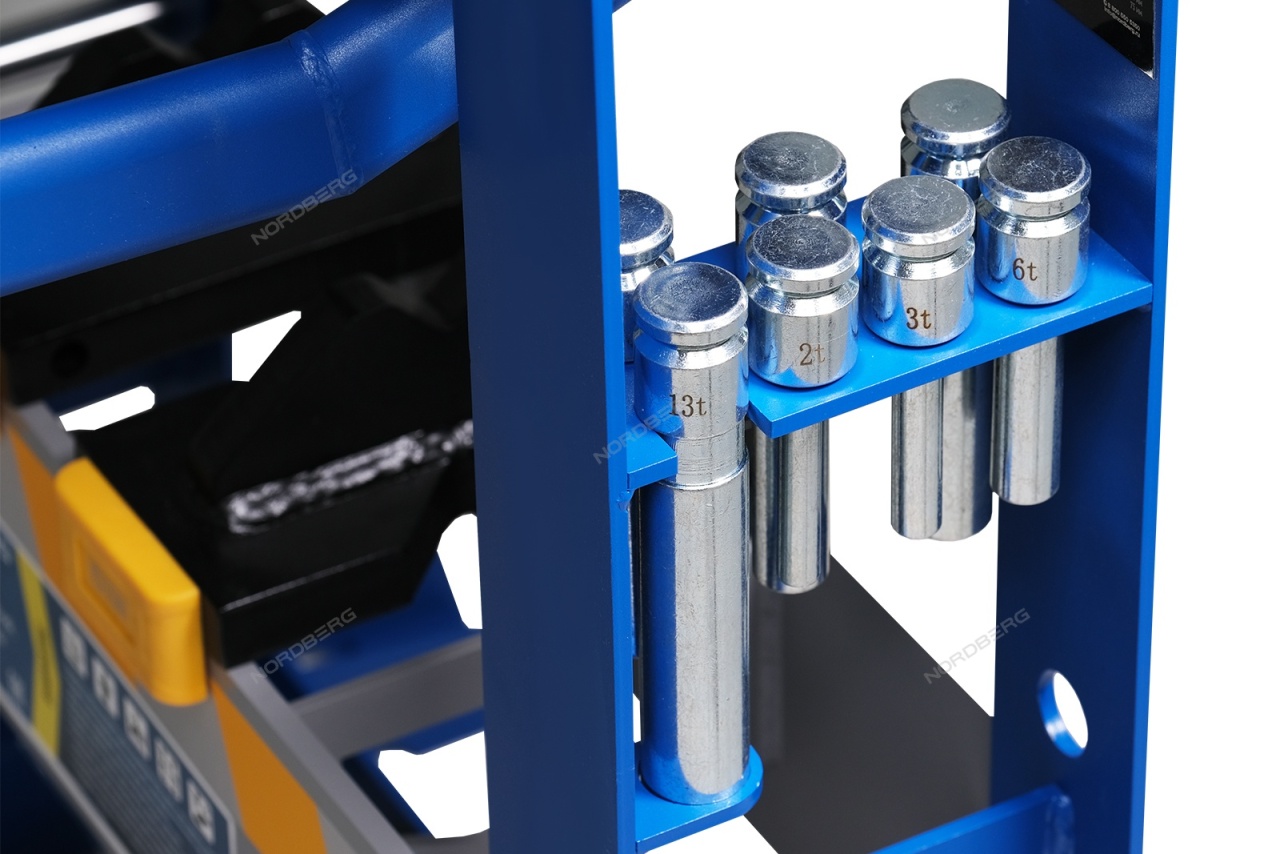 Пресс напольный 50 т PRO, гидравлический NORDBERG N3550 купить по цене 185&nbsp;988 ₽ в интернет магазине ТЕХСАД