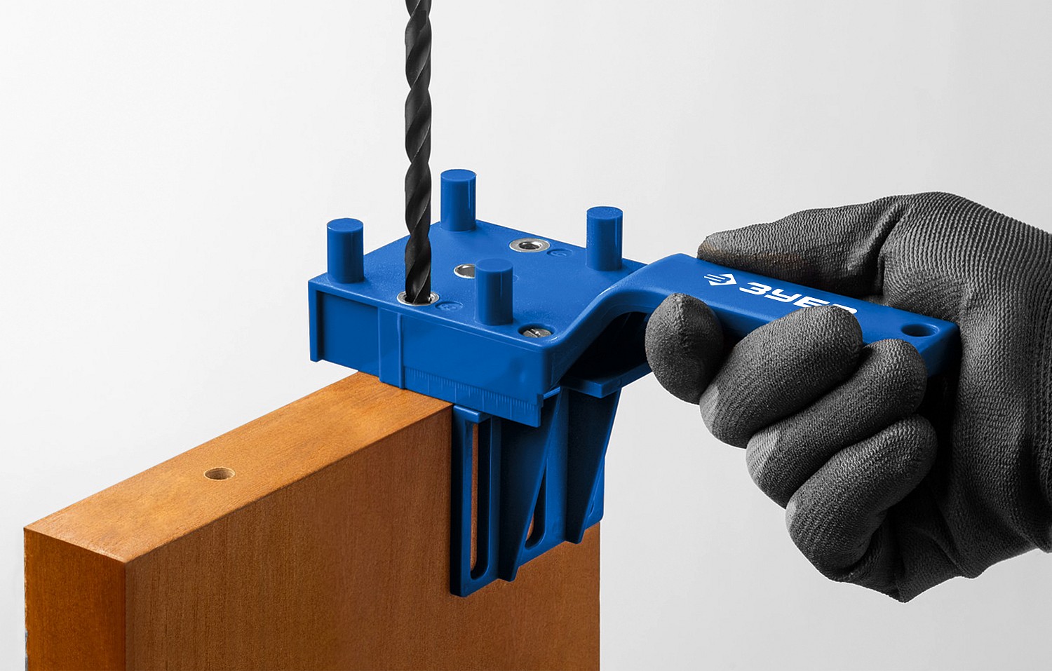 ЗУБР 6-8-10 мм, для шкантов кондуктор 30083 Профессионал купить по цене 910 ₽ в интернет магазине ТЕХСАД