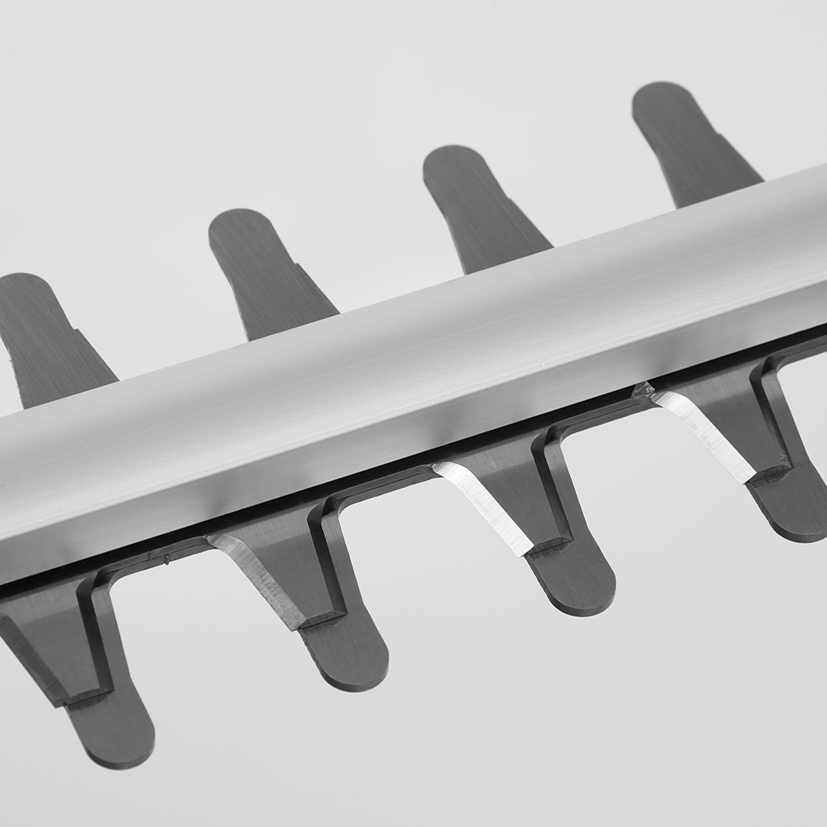 Кусторез аккумуляторный DAEWOO DAHT 5540Li купить по цене 12&nbsp;990 ₽ в интернет магазине ТЕХСАД