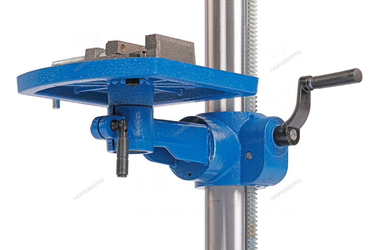 Станок вертикально-сверлильный 600 Вт NORDBERG ND1667 купить по цене 35&nbsp;254 ₽ в интернет магазине ТЕХСАД