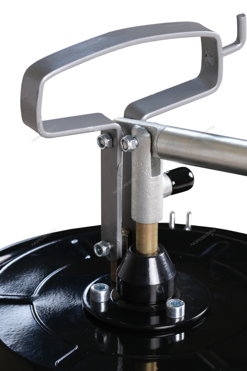 Солидолонагнетатель, 25 л, ручной NORDBERG N5025 купить по цене 11&nbsp;442 ₽ в интернет магазине ТЕХСАД