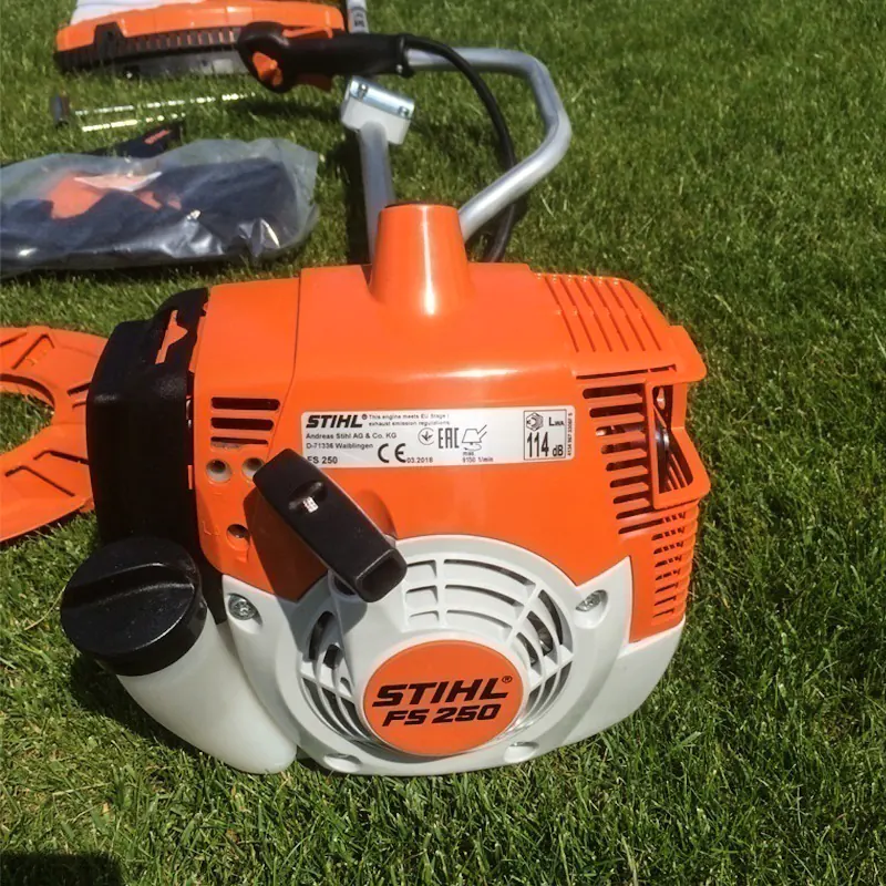 Триммер STIHL FS 250  купить по цене 41 990 ₽ в интернет магазине ТЕХСАД