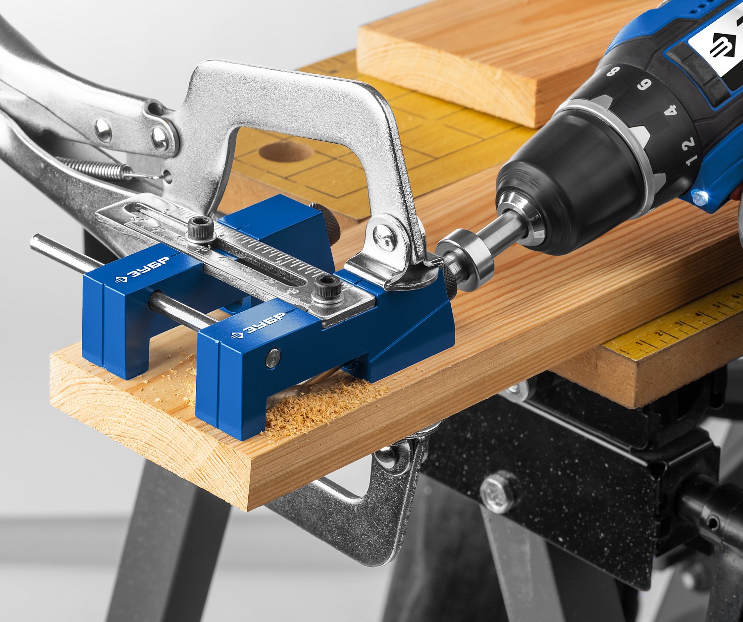 ЗУБР для глухих отверстий регулируемый кондуктор, в кейсе, 30081 Профессионал купить по цене 3&nbsp;390 ₽ в интернет магазине ТЕХСАД