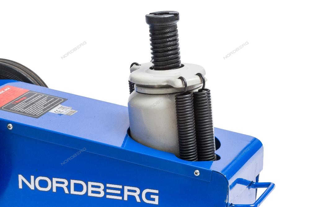 Домкрат подкатной 22 т, пневмогидравлический NORDBERG N3322L купить по цене 30&nbsp;584 ₽ в интернет магазине ТЕХСАД