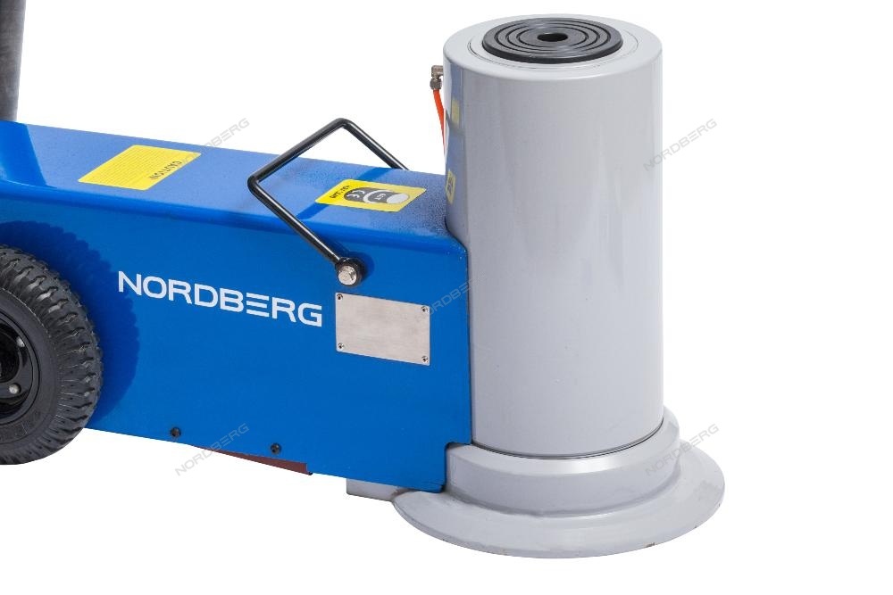 Домкрат подкатной 60 т, пневмогидравлический NORDBERG N601 купить по цене 170&nbsp;346 ₽ в интернет магазине ТЕХСАД