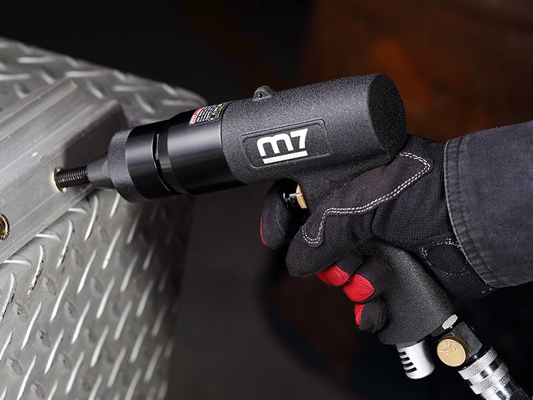 Пневматический заклепочник для резьбовых заклепок М3 - М5 MIGHTY SEVEN PB-1305 купить по цене 50&nbsp;300 ₽ в интернет магазине ТЕХСАД