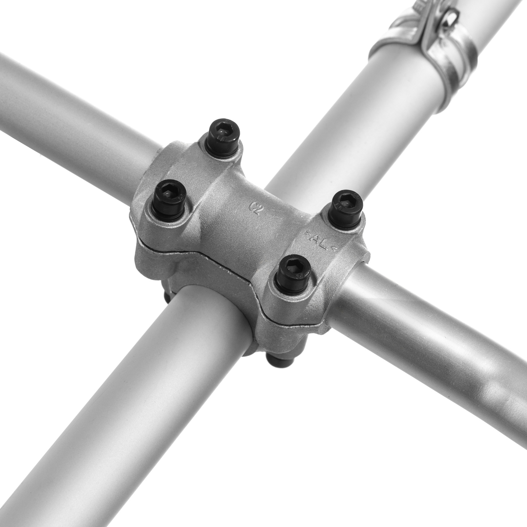 Бензокоса Hyundai Z 261 купить по цене 16&nbsp;890 ₽ в интернет магазине ТЕХСАД