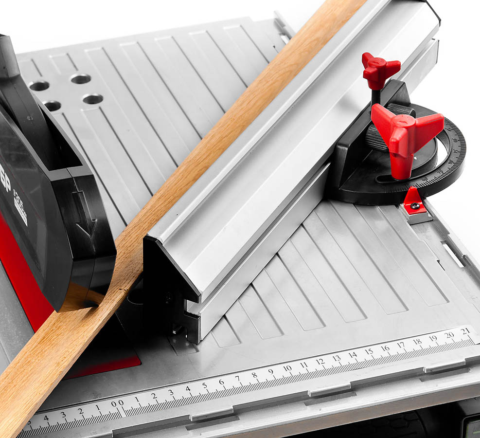 ЗУБР 1800 Вт, 250х30 мм, пила торцовочная комбинированная ЗПТК-255-1800 Мастер купить по цене 26&nbsp;430 ₽ в интернет магазине ТЕХСАД