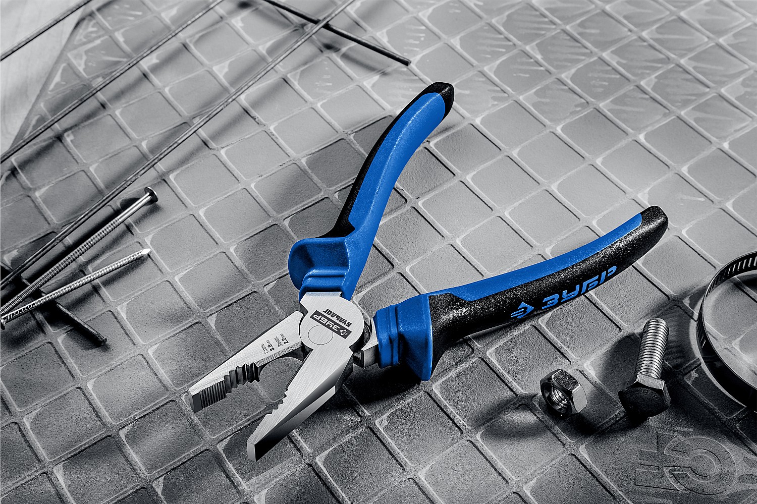 ЗУБР 200 мм, плоскогубцы Бульдог 2201-1-20_z02 Профессионал купить по цене 1&nbsp;040 ₽ в интернет магазине ТЕХСАД